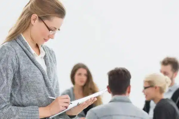 funciones psicologo empresa